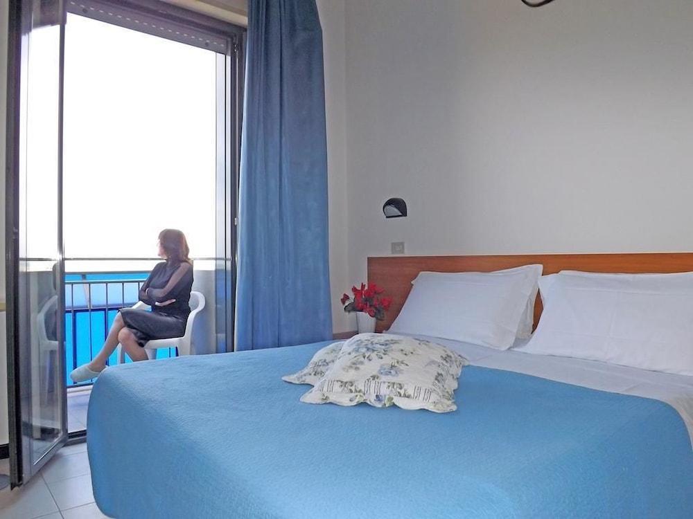 Hotel Paloma Rimini Esterno foto