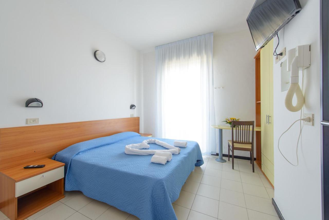 Hotel Paloma Rimini Esterno foto