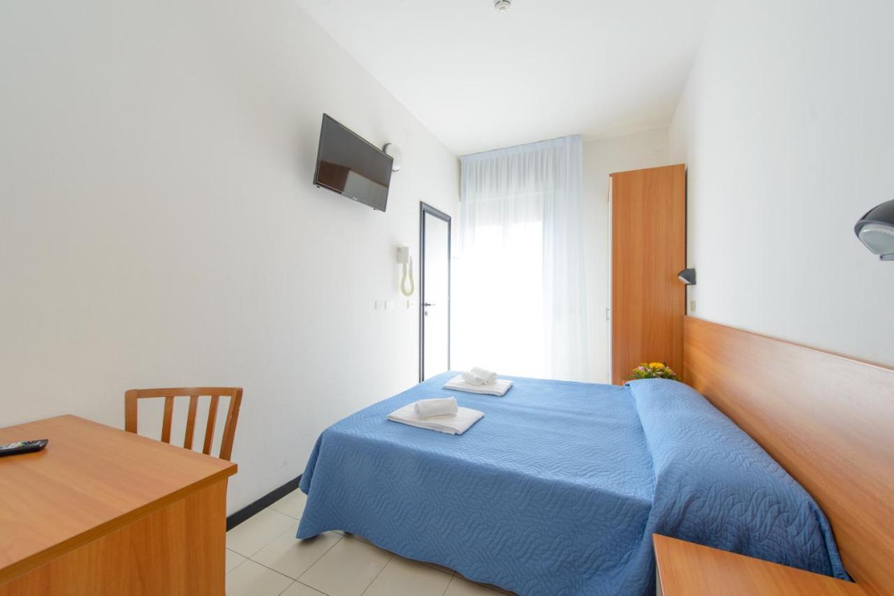Hotel Paloma Rimini Esterno foto