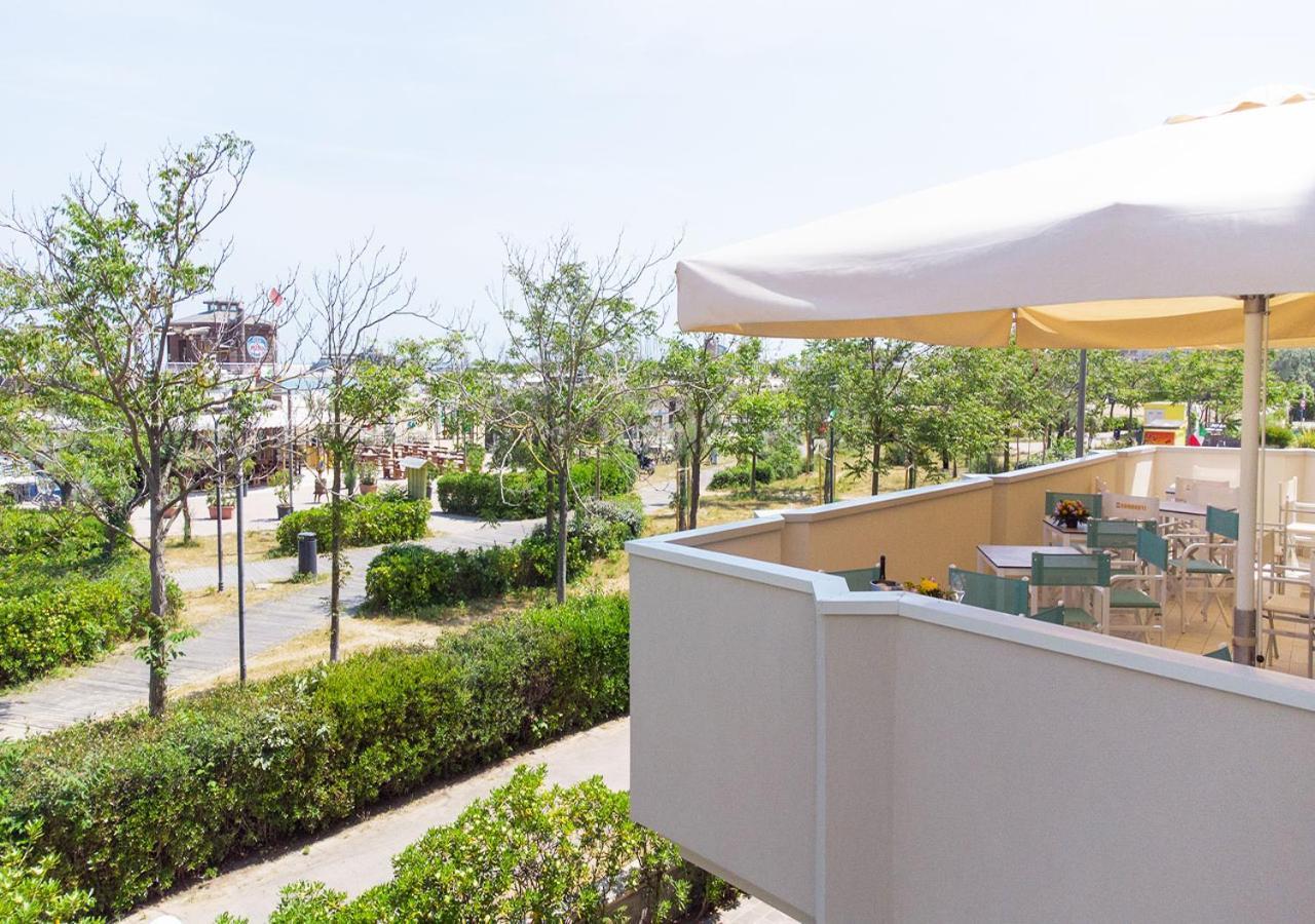 Hotel Paloma Rimini Esterno foto