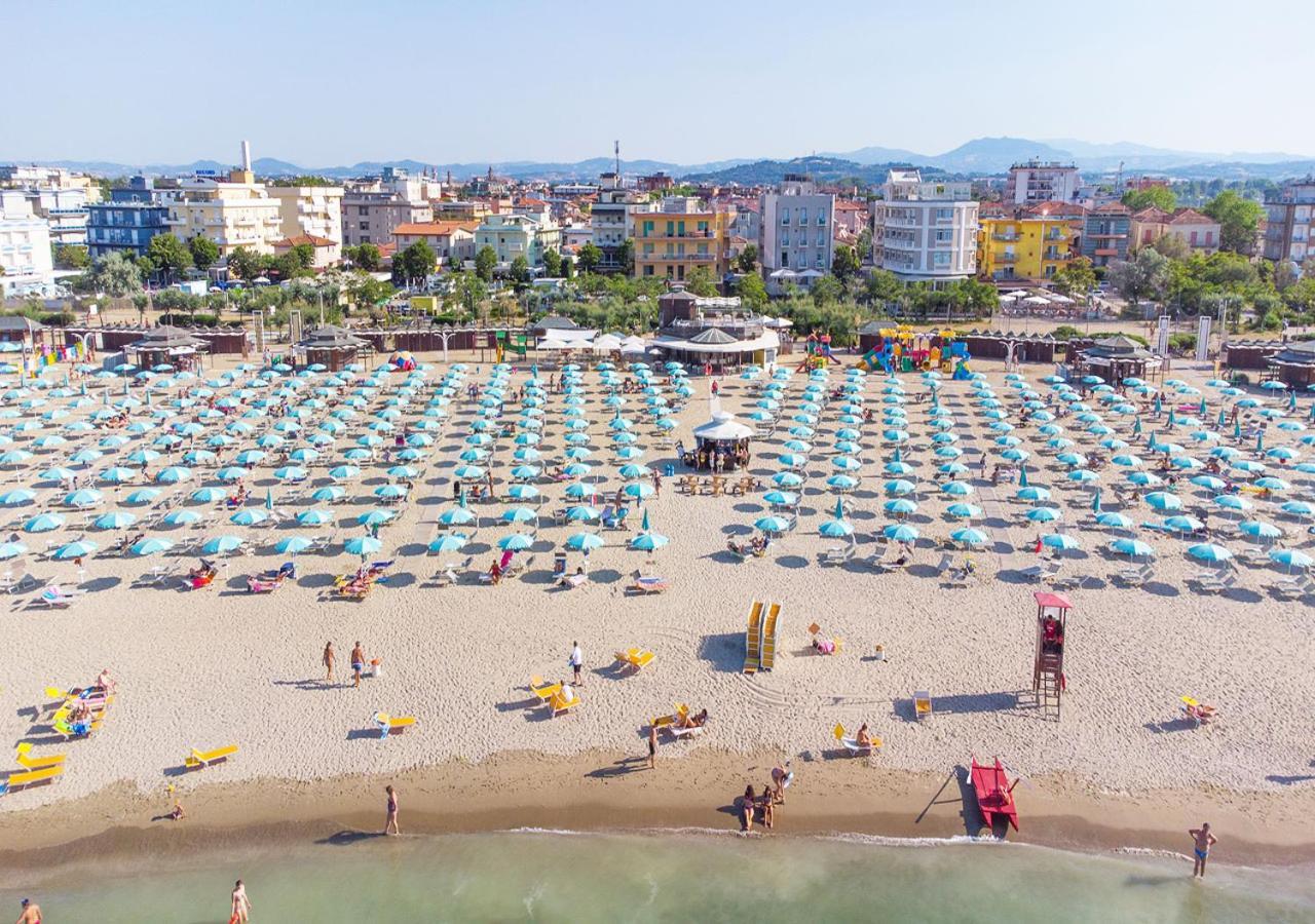 Hotel Paloma Rimini Esterno foto