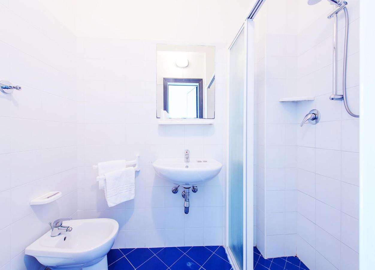 Hotel Paloma Rimini Esterno foto